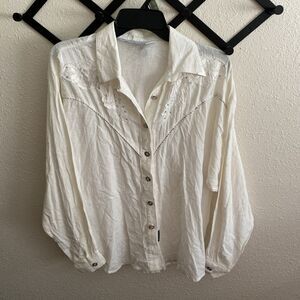 Lilia Guilty  VINTAGE Western Button Up Size Medium White With Metal Accents